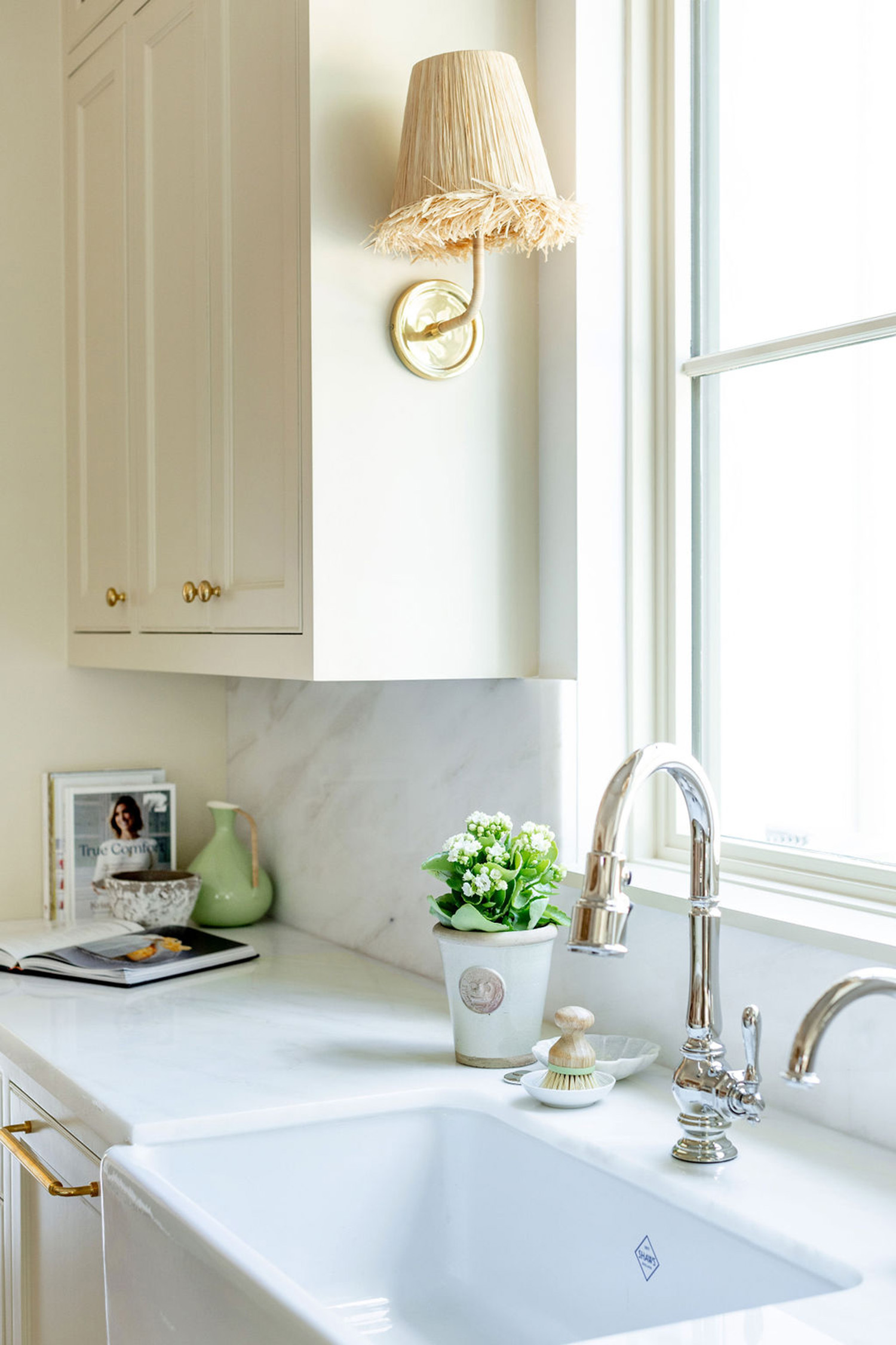 Kitchen sink detail